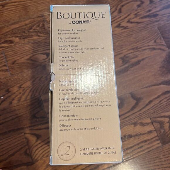 Brand new in box Boutique by Conair hair dryer - Picture 2 of 2